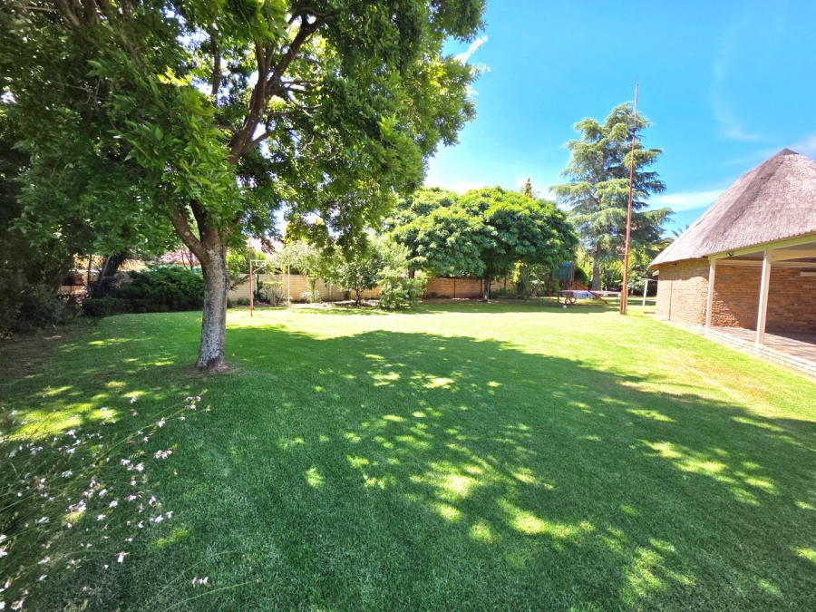 5 Bedroom Property for Sale in La Provance Free State